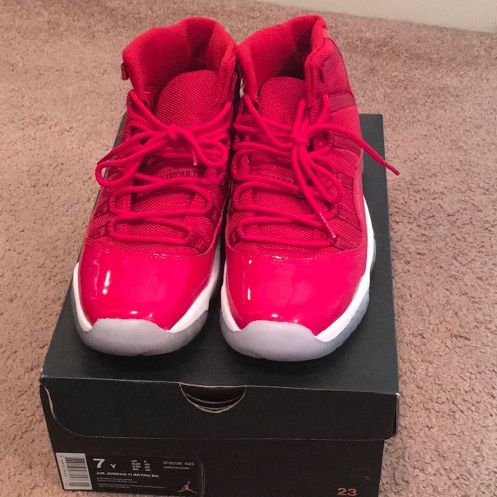 Candy apple retro Jordan’s